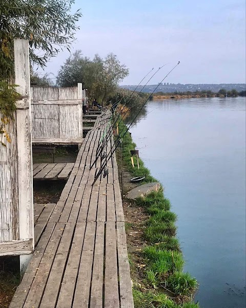 Старый порт. Рыбалка. Днестр.