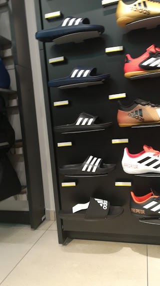 Adidas Store