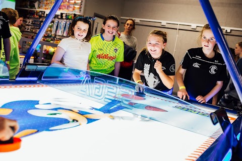 Airtastic Entertainment Centre Cork – Bowling, Mini Golf, Arcade, NY Kitchen