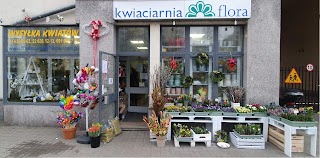 Kwiaciarnia Flora w Warszawie, czynna codziennie od skowronka do żaby