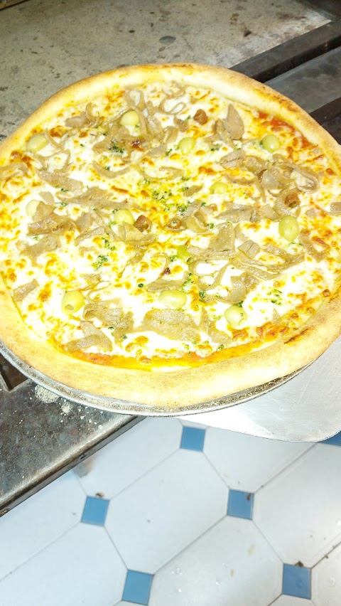 Golden Pizza