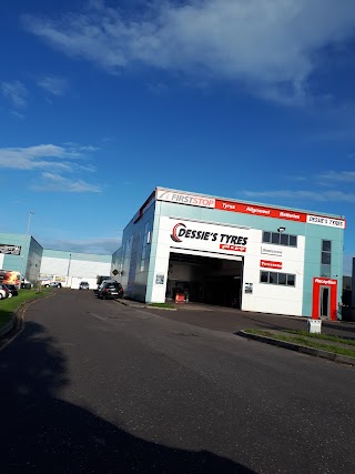 Dessie’s Tyres: Little Island