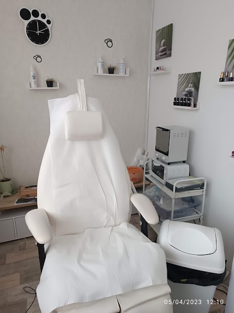 Branwen Master Medical Pedicure Studio