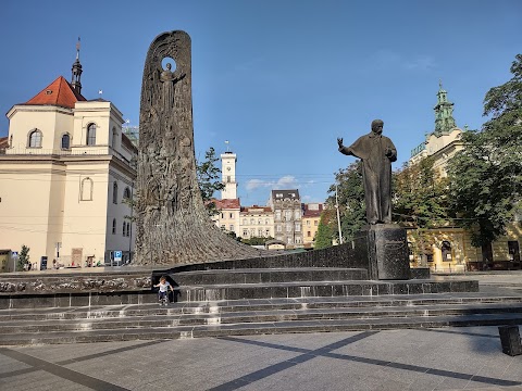 Гарнізонний храм святих апостолів Петра і Павла УГКЦ