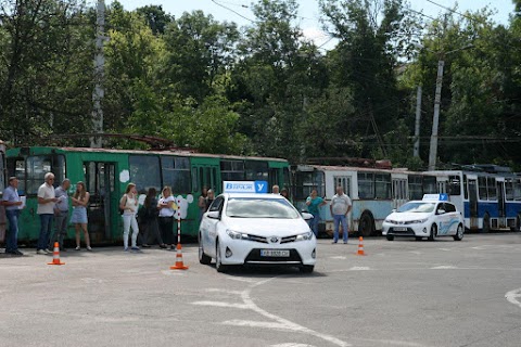 Автошкола "Віраж"