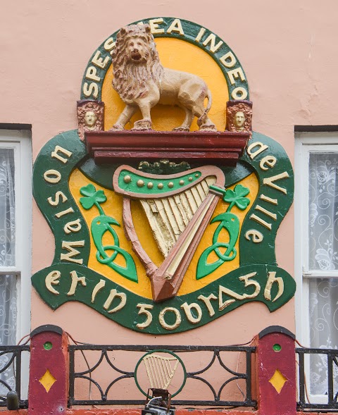 Harp And Lion