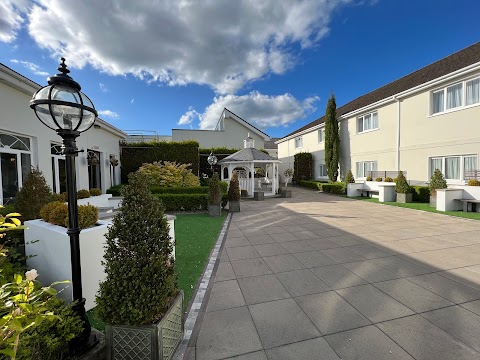 Killarney Oaks Hotel and Wedding Venue