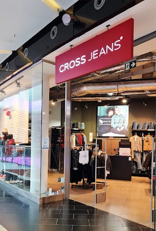 Cross Jeans