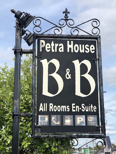 Petra House B & B