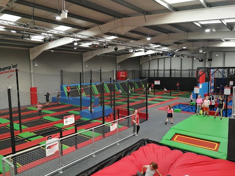 Airtastic Entertainment Centre Cork – Bowling, Mini Golf, Arcade, NY Kitchen