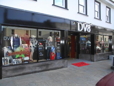 DV8