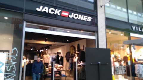 JACK & JONES