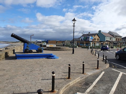 Surf N Stay Strandhill Lodge, House, Surf School