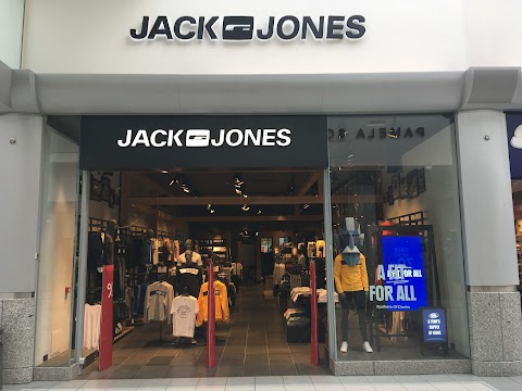 JACK & JONES