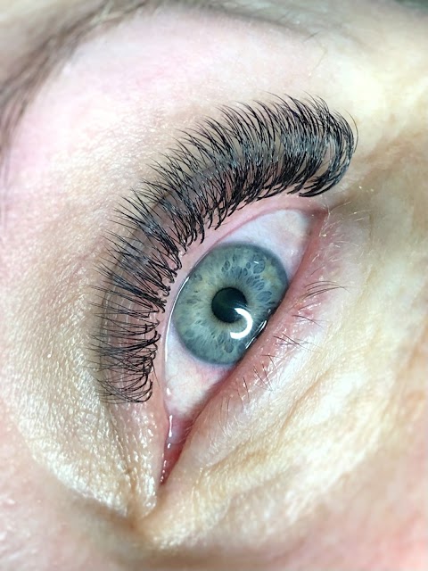 Lash & Brow zone