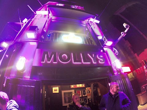 Molly’s Bar and Restaurant