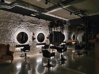 Aneia Warner Salon