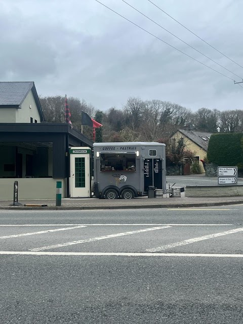 The Gold Cup Coffee Trailer, Fossa