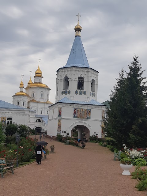 Різдва Богородиці Молченський печерський жіночий монастир УПЦ