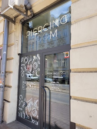 Piercing Room