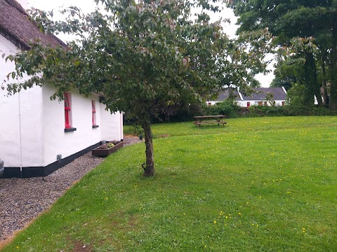 Lough Derg Thatched Cottages