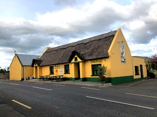 ryan's thatched bar