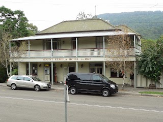 Mount Kembla Village Hotel