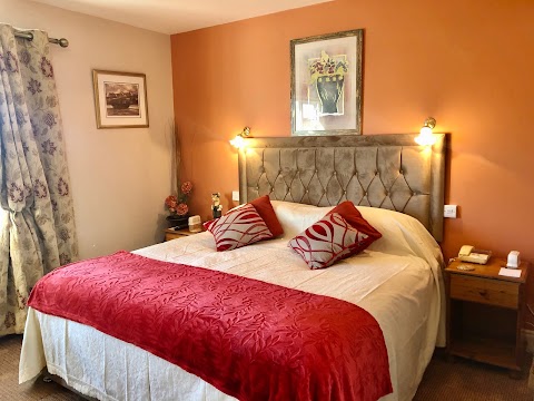 Buttermilk Lodge Guest Accommodation - Guesthouse & Self Catering