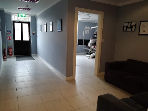 Emi-Dent Dental Clinic