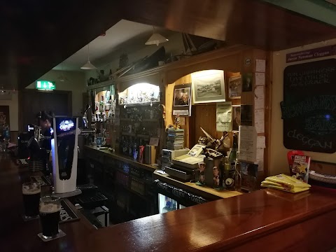 Newmans Bar