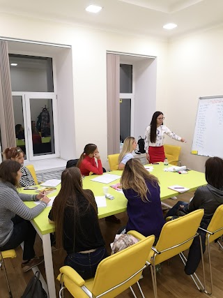 Курси іспанської мови Priority Language School