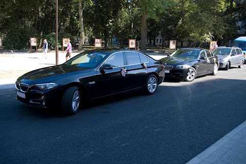 LUX-CAR прокат автомобілів у Львові ЛЮКС КАР