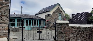 Riverbank Cottage and Barn