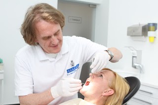 Dental Implant Aesthetic Clinic