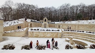 Марійський духовний центр Зарваниця