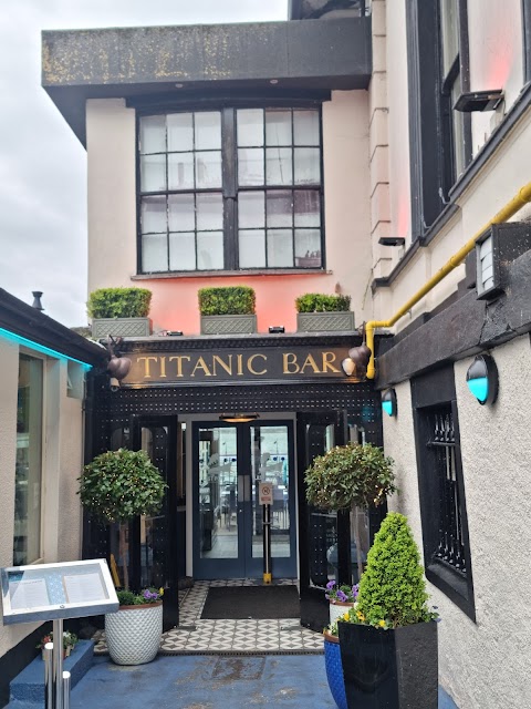 Titanic Bar and Grill