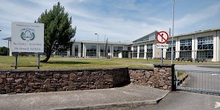 Pobalscoil na Tríonóide