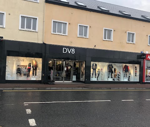 DV8