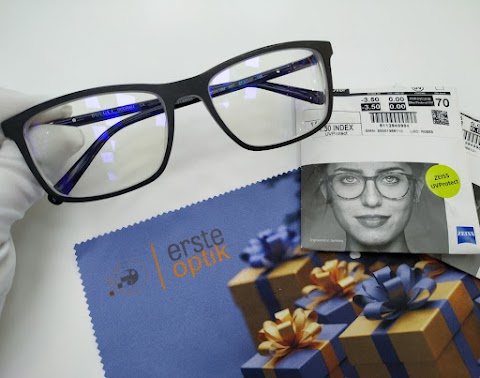 Erste Optik