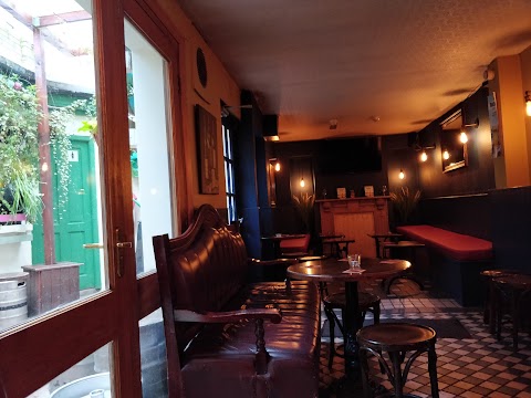 Dalton's Bar and Accommodation Kinsale