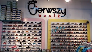 Pierwszy Bucik