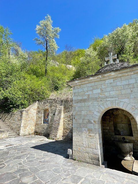 Лядовський Усікновенський скельний чоловічий монастир