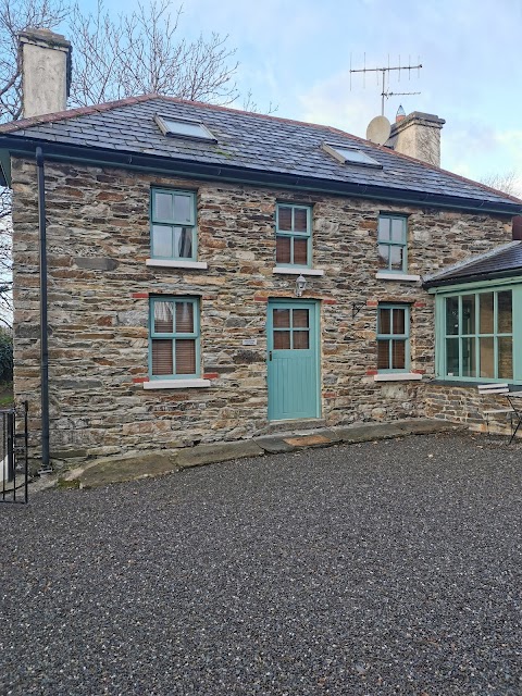 Riverbank Cottage and Barn