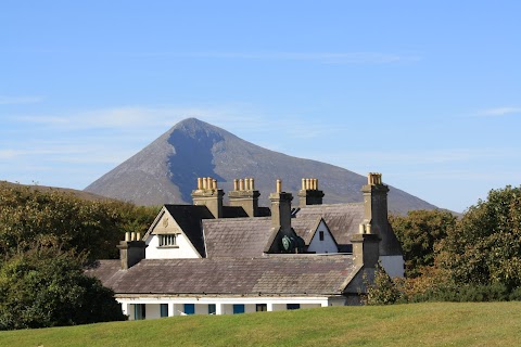 The Valley House Hostel and Bar