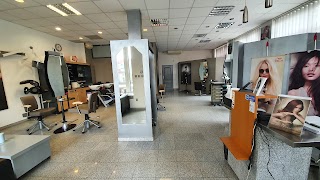 Styl. Salon fryzjersko - kosmetyczny