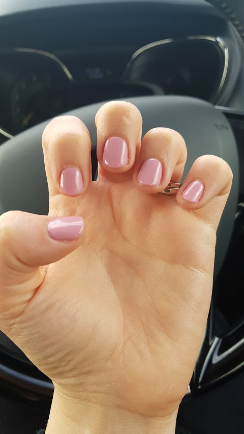 Holly Nails