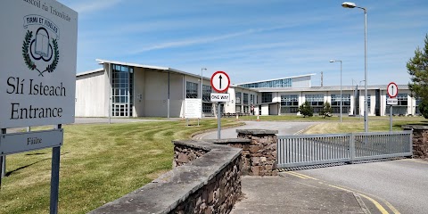 Pobalscoil na Tríonóide