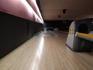 Pink Bowling & Club