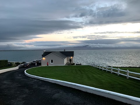 Ballyheigue Cliff Side and Sea View Apartment