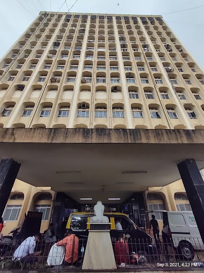 photo of King Edward Memorial Hospital and Seth Gordhandas Sunderdas Medical College